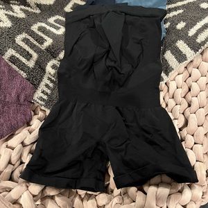 Blanqi maternity shorts L